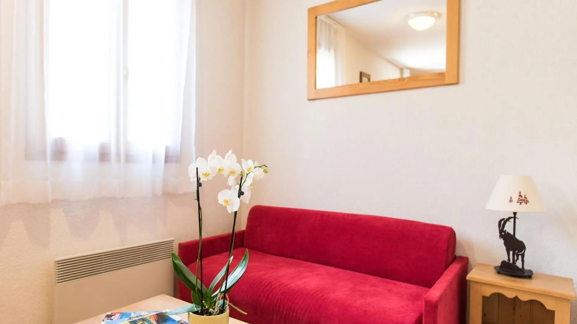 Holiday Home In Haute-Savoie Near Lake Annecy ジエ フランス